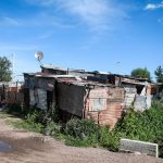 Corrigen número anterior y baja la pobreza multidimensional este año