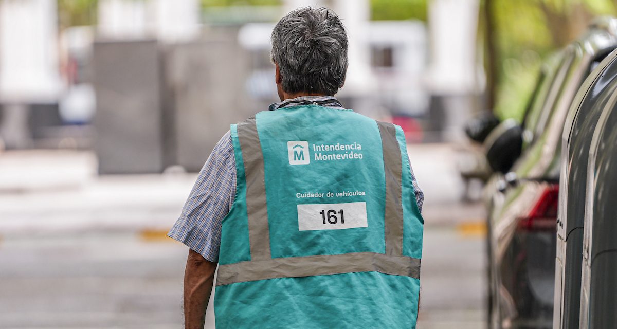 Operativos para fiscalizar “cuidacoches” y una polémica propuesta arriba de la mesa