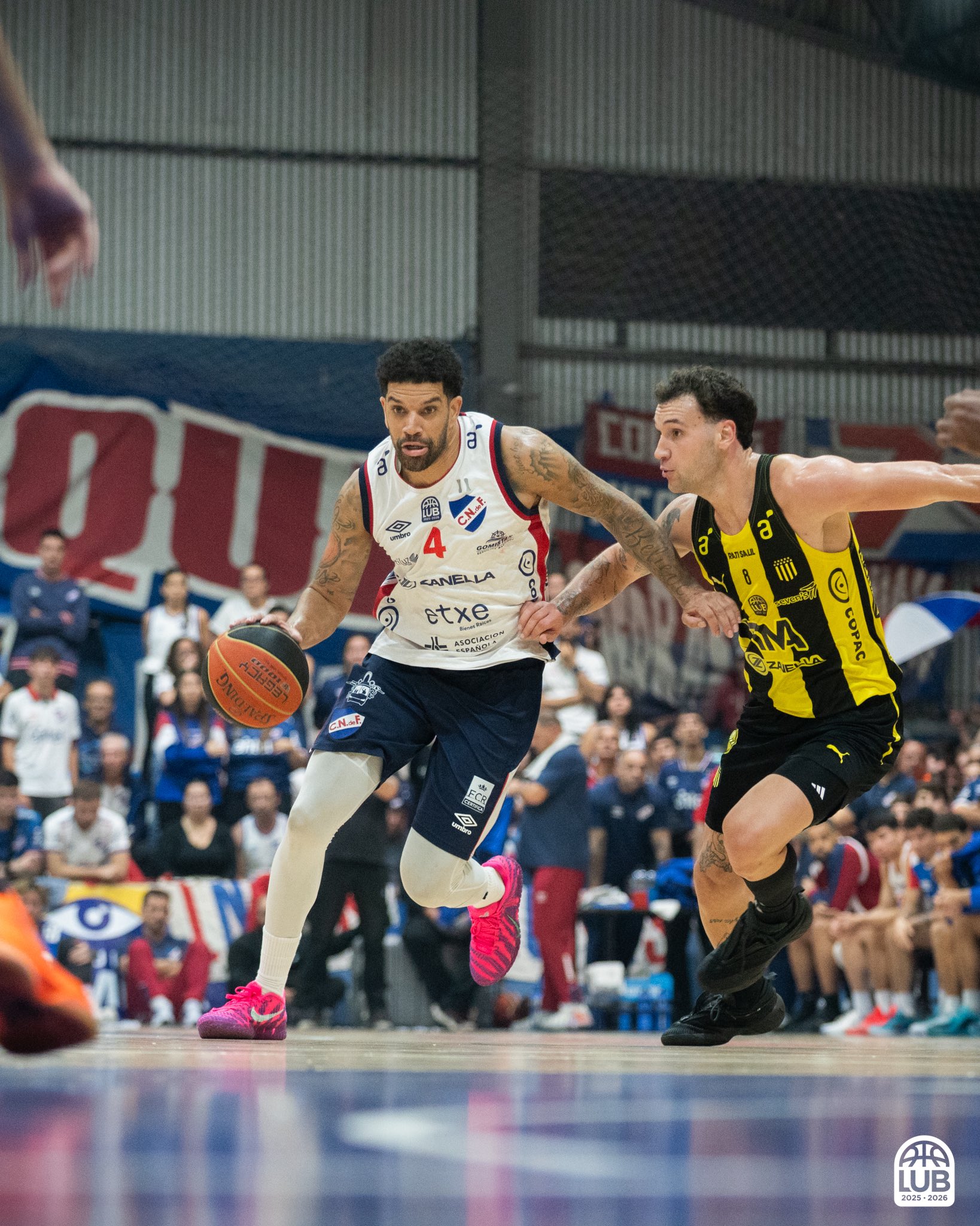 LUB: Peñarol le ganó el clásico a Nacional en un partido que terminó con incidentes