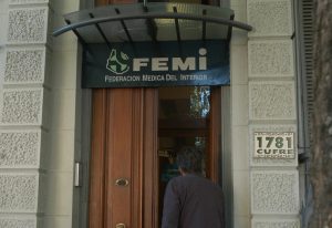 FEMI en contra de “obligatoriedad” para que médicos egresados trabajen en el sector público