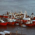 Conflicto en la pesca: sindicatos denuncian pérdida de empleo, “waivers” excesivos y condiciones laborales críticas