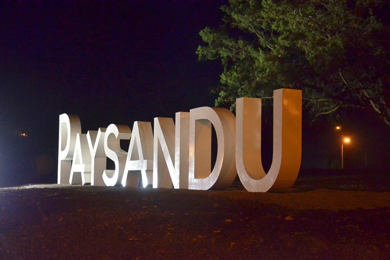 HIF Global y Ambev marcan la agenda en Paysandú: Hidrógeno verde en pausa y reapertura de planta en duda