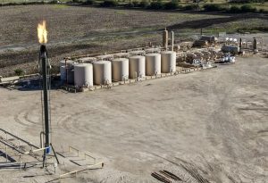 Petróleo se acerca a 115 dólares el barril