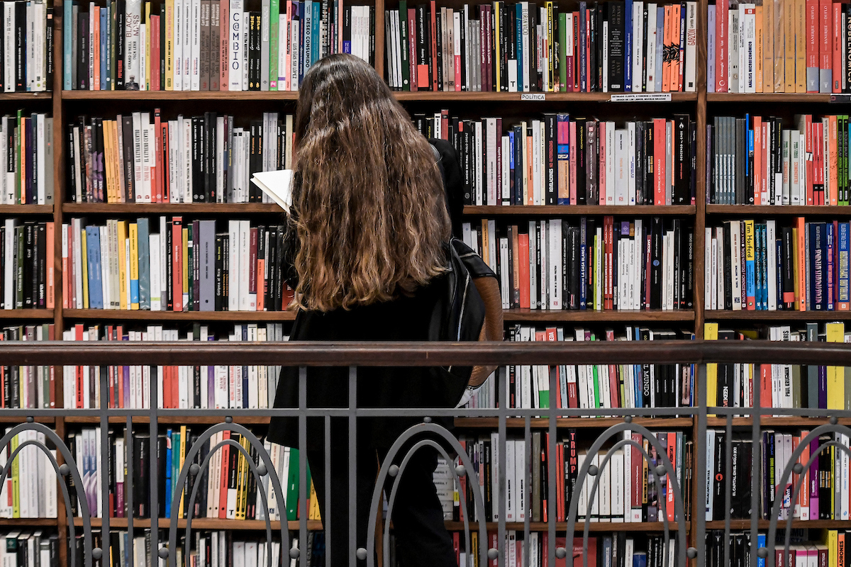 Campaña llama a comprar en librerías ante crecimiento de plataformas electrónicas