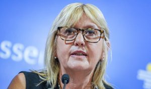 Denuncian a Lustemberg y a anestesista ante Tribunal de Ética del Colegio Médico