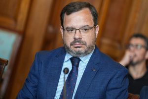 Schipani reclama transparencia por el Hyundai utilizado en la ceremonia presidencial: “La ciudadanía merece respuestas sobre este tema”