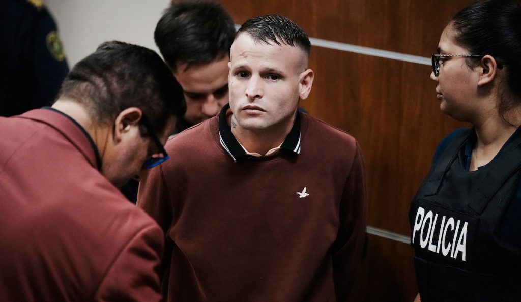 Moisés Martínez vuelve a su casa a pesar de los incumplimientos