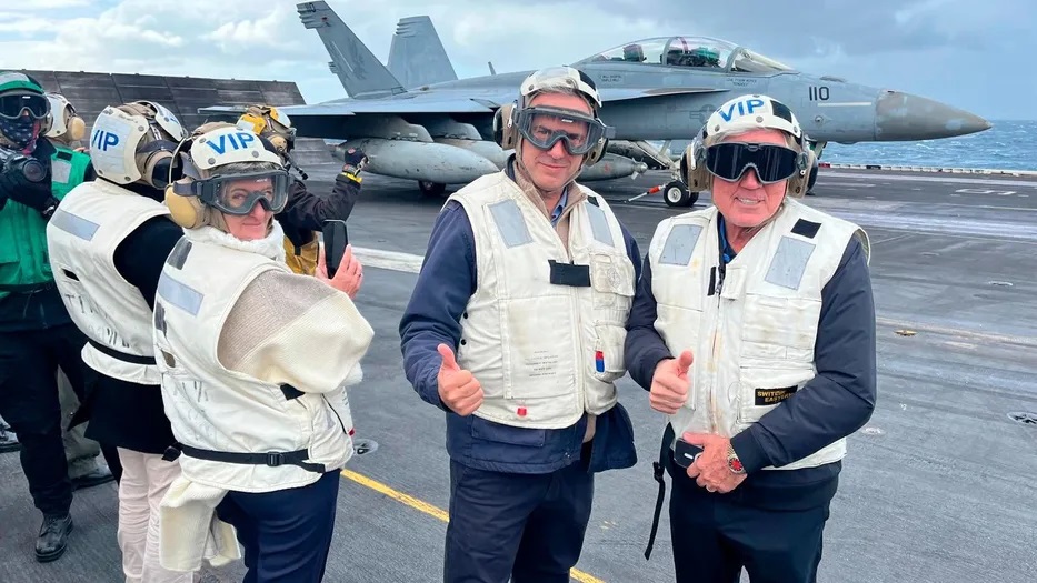 El presidente Orsi explica el porqué fue al portaaviones