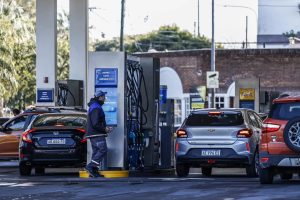 Suben los combustibles en Uruguay y en Argentina