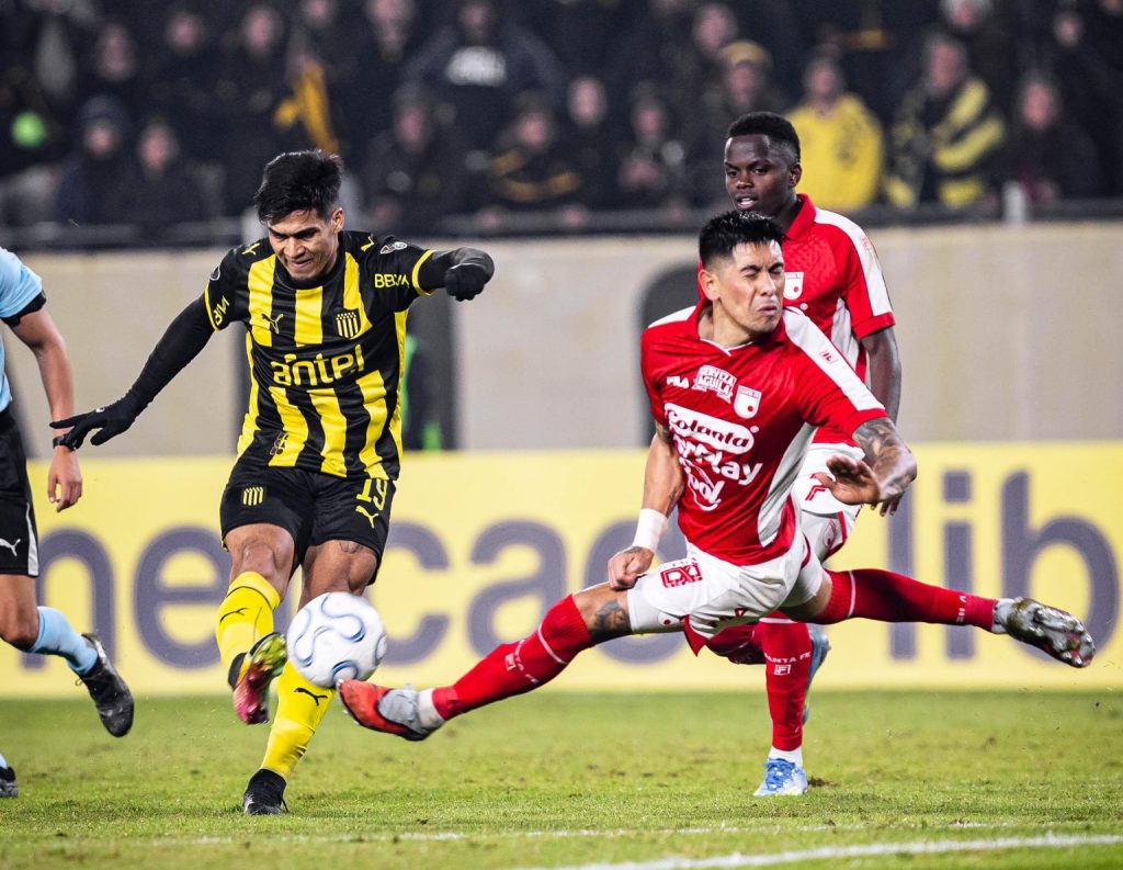 Peñarol perdió con Santa Fe y no jugará la Sudamericana
