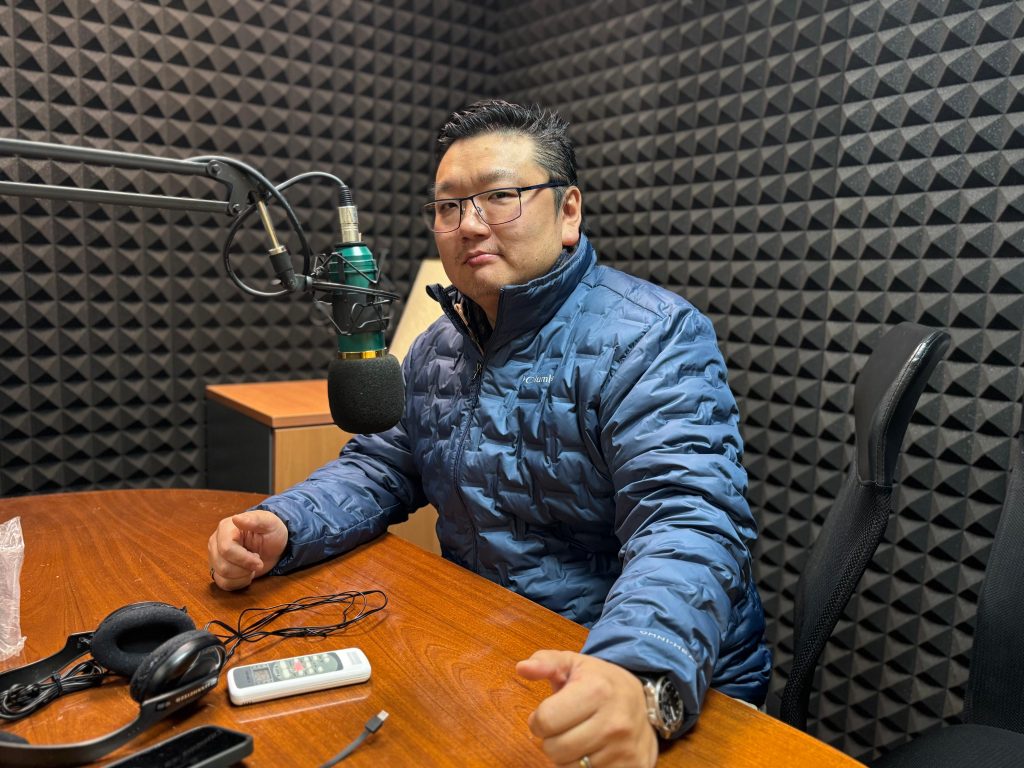 Jin Tan Meng, el diputado Temu: “Hay gente que habla mucho y no hace nada, yo prefiero hacer y hablar poco”