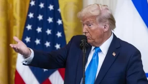 Trump intentará liberar barcos extranjeros en Ormuz