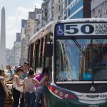 Argentina: Desde hoy se produce un nuevo incremento en el precio de los boletos de colectivos y trenes