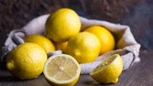 ¿Qué comemos hoy?: La UAM recomienda el consumo de limón, lechuga, tomate, ajo, manzana, calabacín, espinaca y morrón verde