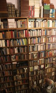 Una librería de Tristán Narvaja conserva el único incunable de Uruguay, un libro impreso en 1491