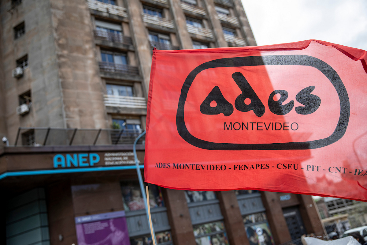 Paros, ocupaciones y movilizaciones de ADES Montevideo, durante toda la semana