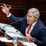 Robert Silva denuncia “improvisación” en Biblioteca Nacional y “censura” de ANEP por contacto con la prensa