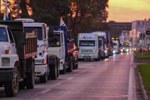 Camioneros autoconvocados rechazan guía electrónica: Nos están tratando como delincuentes