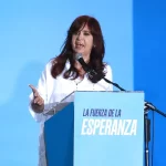 Argentina: advierten a la expresidenta Cristina Fernández por incumplimientos en su prisión domiciliaria