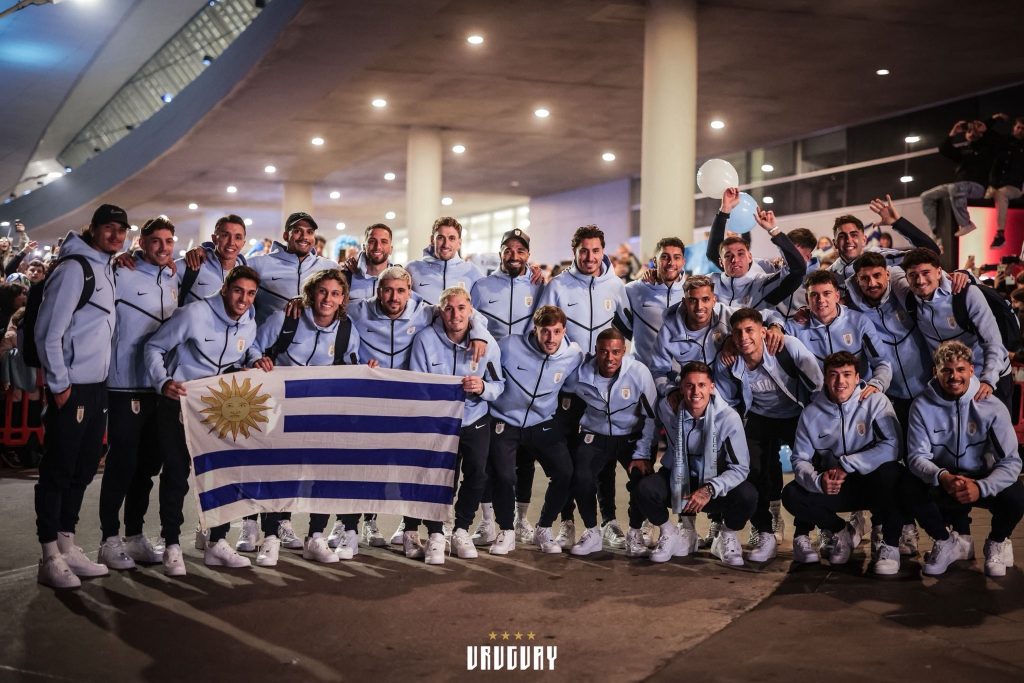 La Selección Uruguaya partió rumbo al Mundial