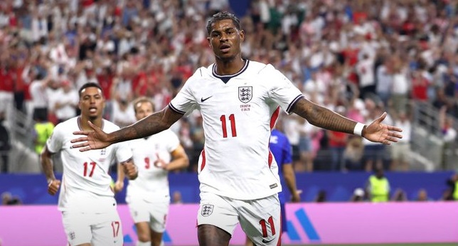 Inglaterra debutó ganando en uno de los mejores partidos del Mundial hasta ahora