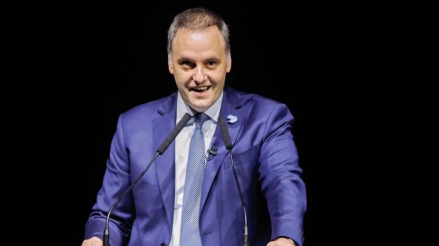 En Argentina, el caso Adorni divide al oficialismo