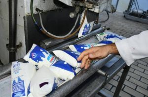 Coleme retoma parcialmente su actividad y la distribución de leche