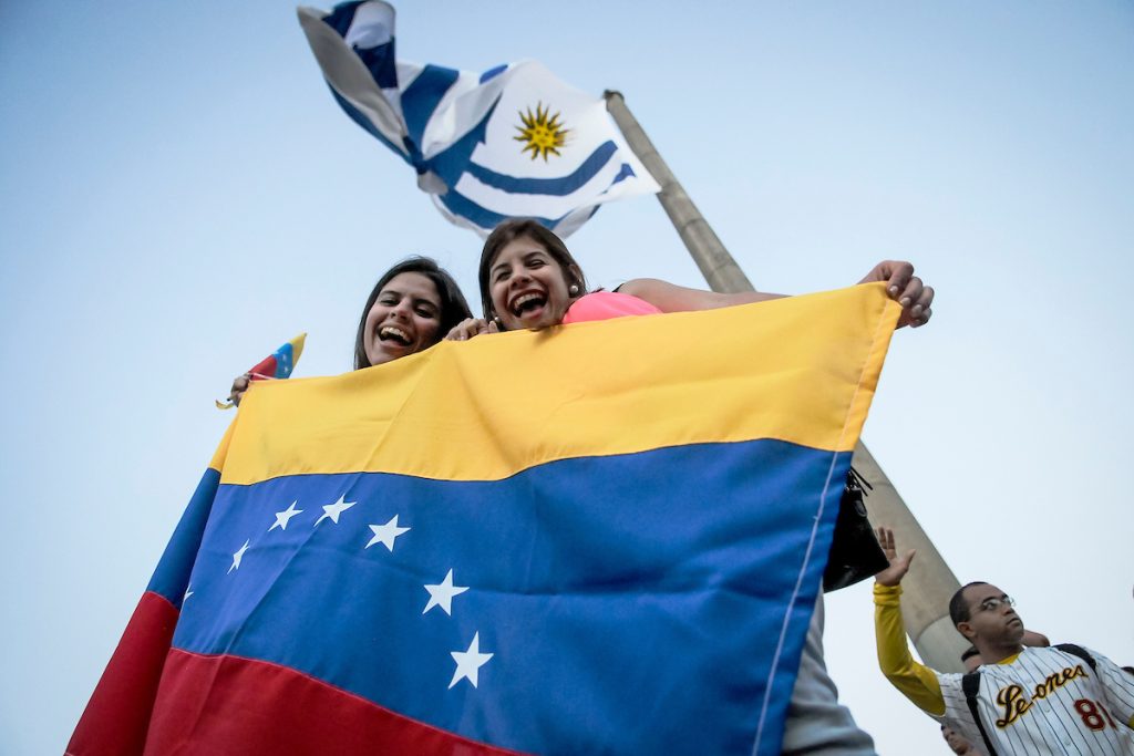 Los uruguayos están divididos sobre si la llegada de inmigrantes beneficia o perjudica al país