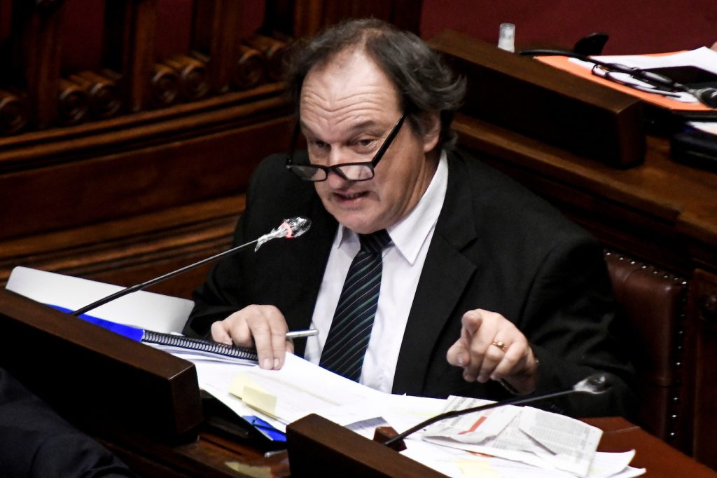 Lust defendió reinterpretar el concepto de “hogar” para habilitar allanamientos nocturnos sin reformar la Constitución