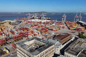 Exigen medidas urgentes para resolver conflicto portuario
