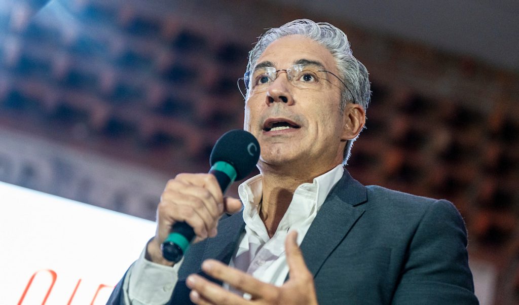 Legisladores intermedian en conflicto portuario