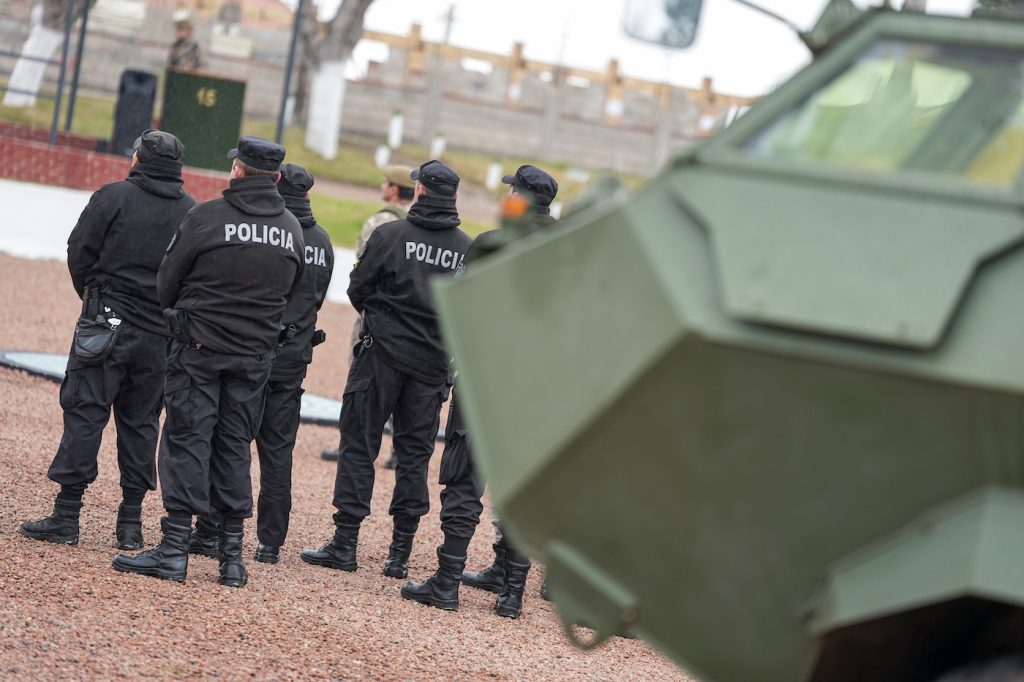 Policías comienzan capacitación para vehículos del Ejército que serán usados en patrullajes 