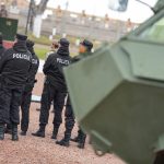 Policías comienzan capacitación para vehículos del Ejército que serán usados en patrullajes 