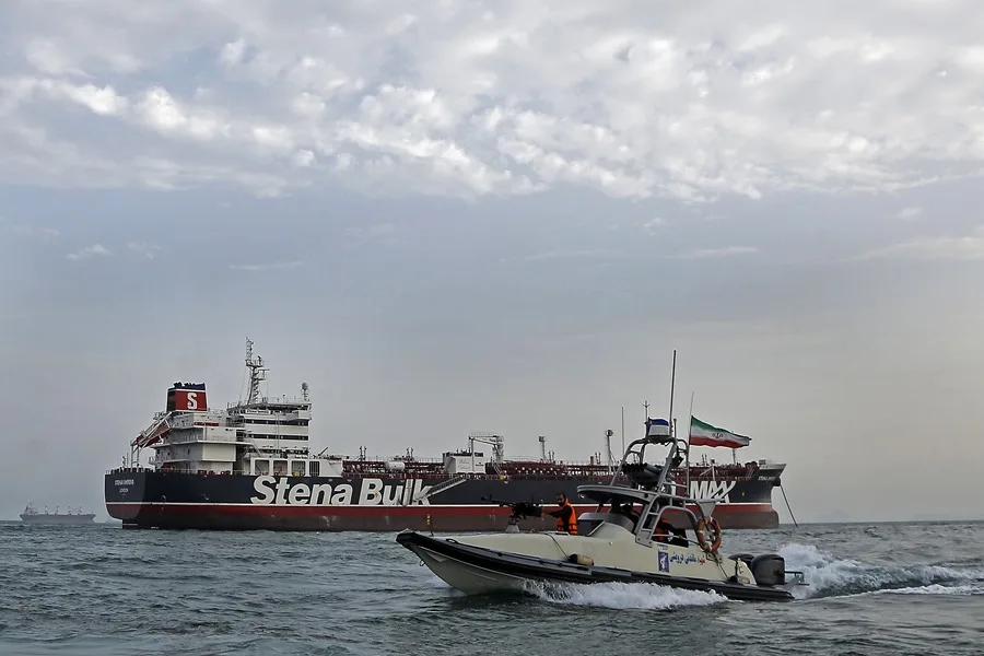 Fuerte suba del petróleo por enfrentamientos entre EE.UU. e Irán