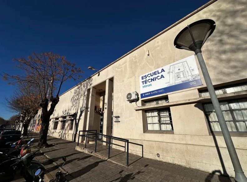 Docentes de Minas reclaman apoyo urgente en salud mental tras seguidilla de suicidios