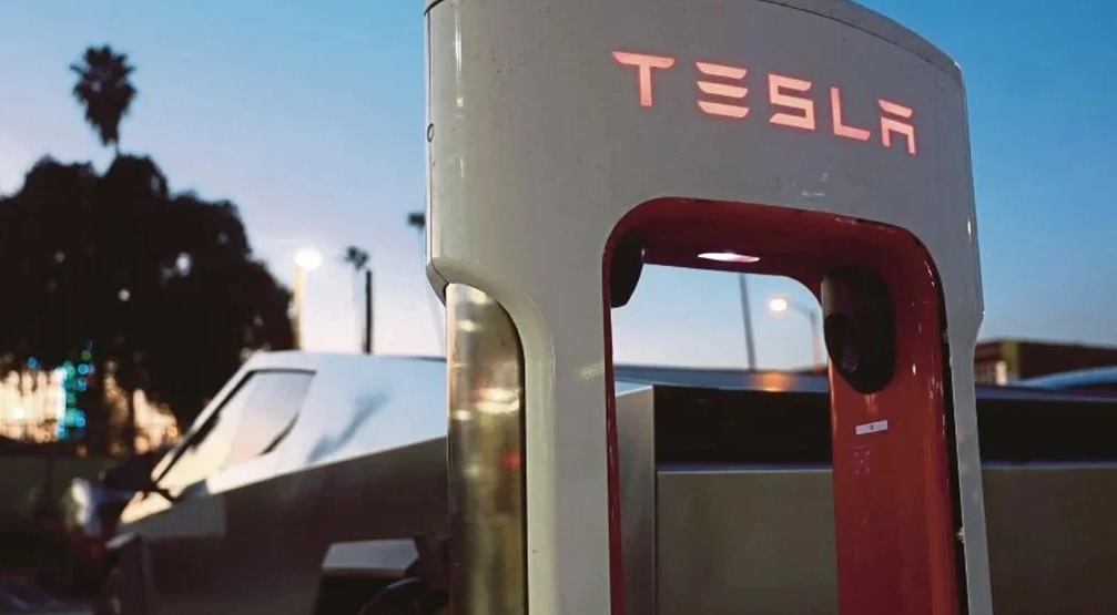 Tesla sacude el mercado uruguayo de autos eléctricos y obliga a la competencia a bajar precios