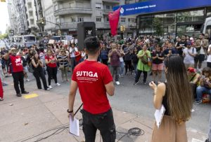 Trabajadores tercerizados del Mides denuncian nuevos atrasos salariales y reclaman una solución definitiva