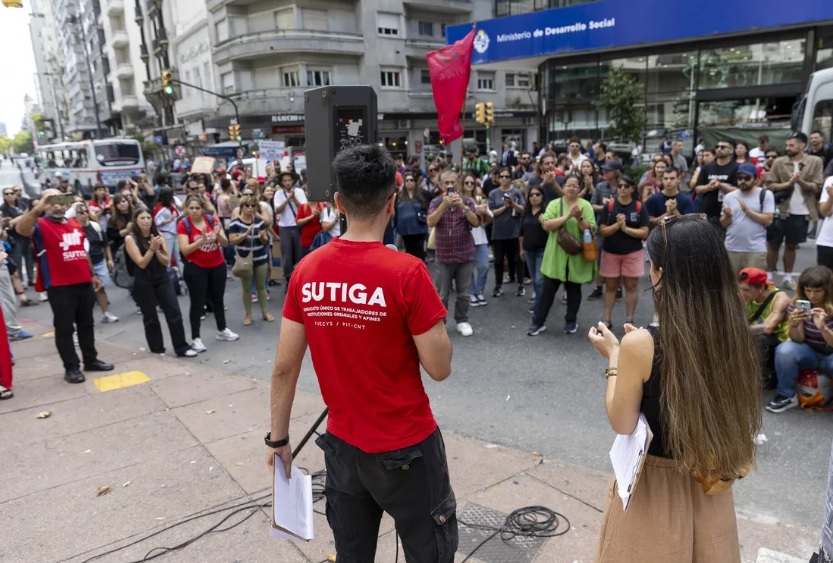 Trabajadores tercerizados del Mides denuncian nuevos atrasos salariales y reclaman una solución definitiva