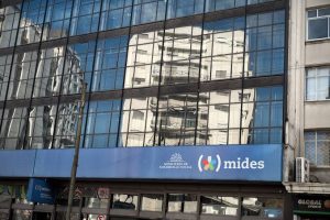 Polémica por cobro de transferencias del Mides en efectivo