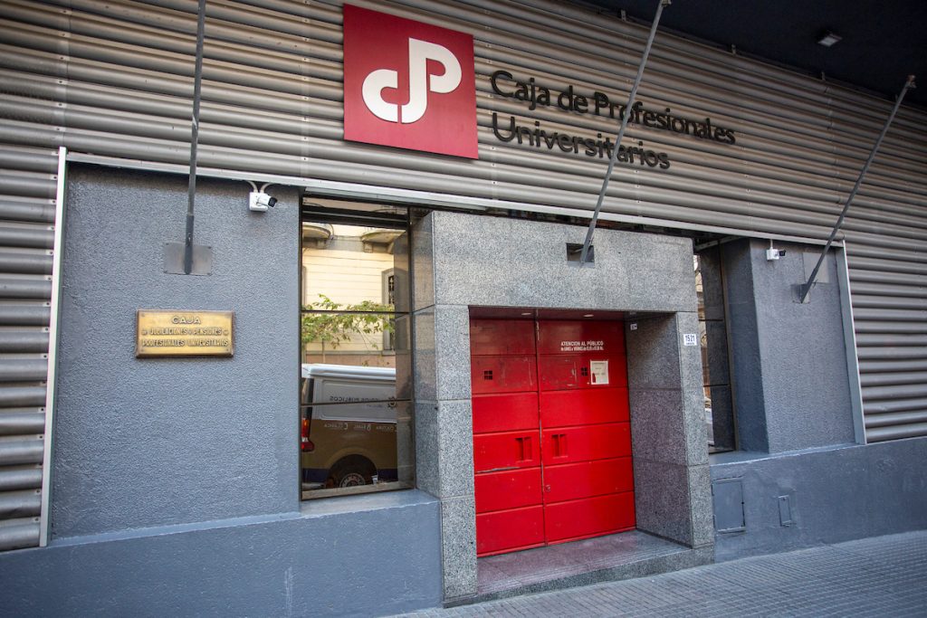 Caja de Profesionales busca impugnar medida sobre timbres médicos