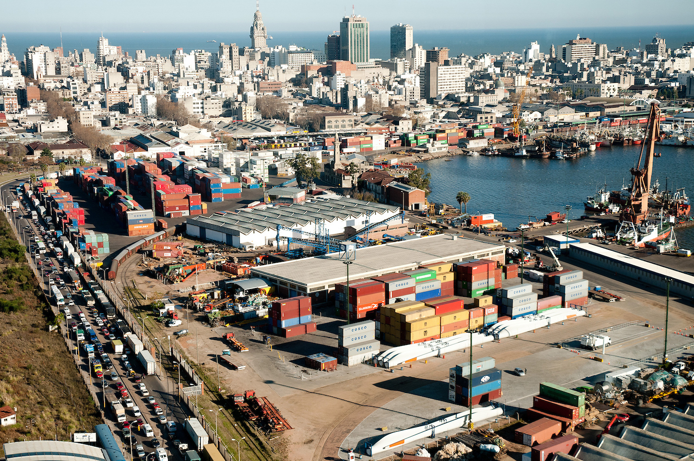 Se está desmoronando la estrategia de puerto hub en Montevideo