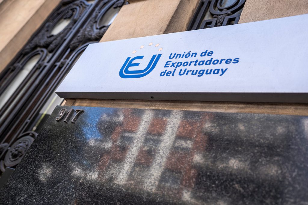 5.000 contenedores afectados en el Puerto de Montevideo
