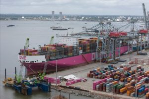 El Poder Ejecutivo considera definir servicios esenciales en el Puerto