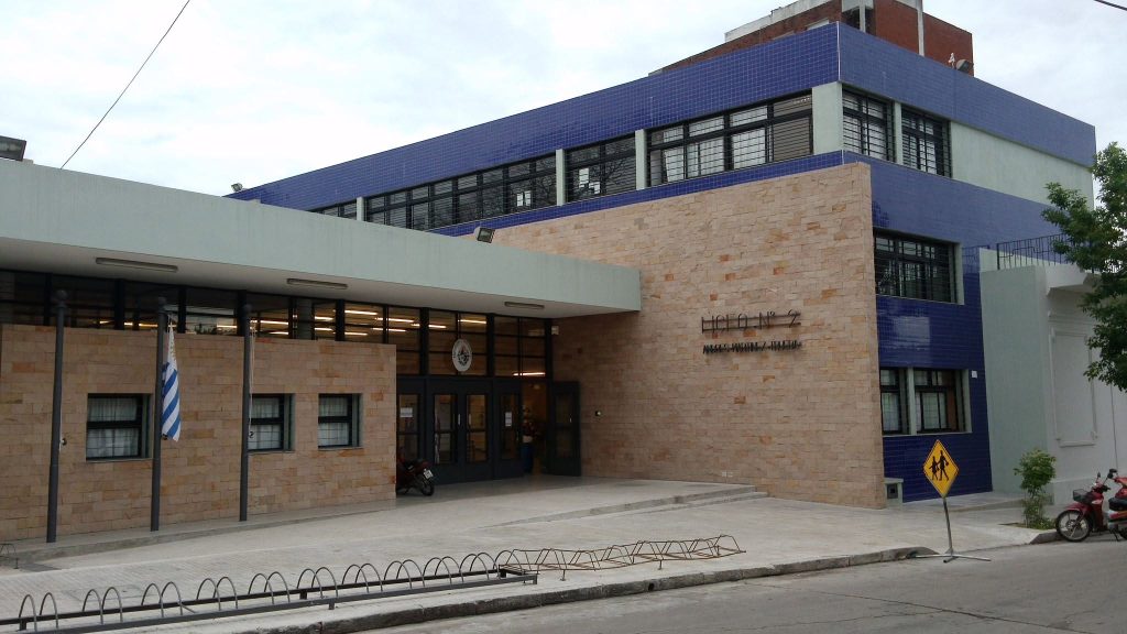 Liceo N.º 2 de Florida restringirá el uso de celulares por problemas con redes sociales