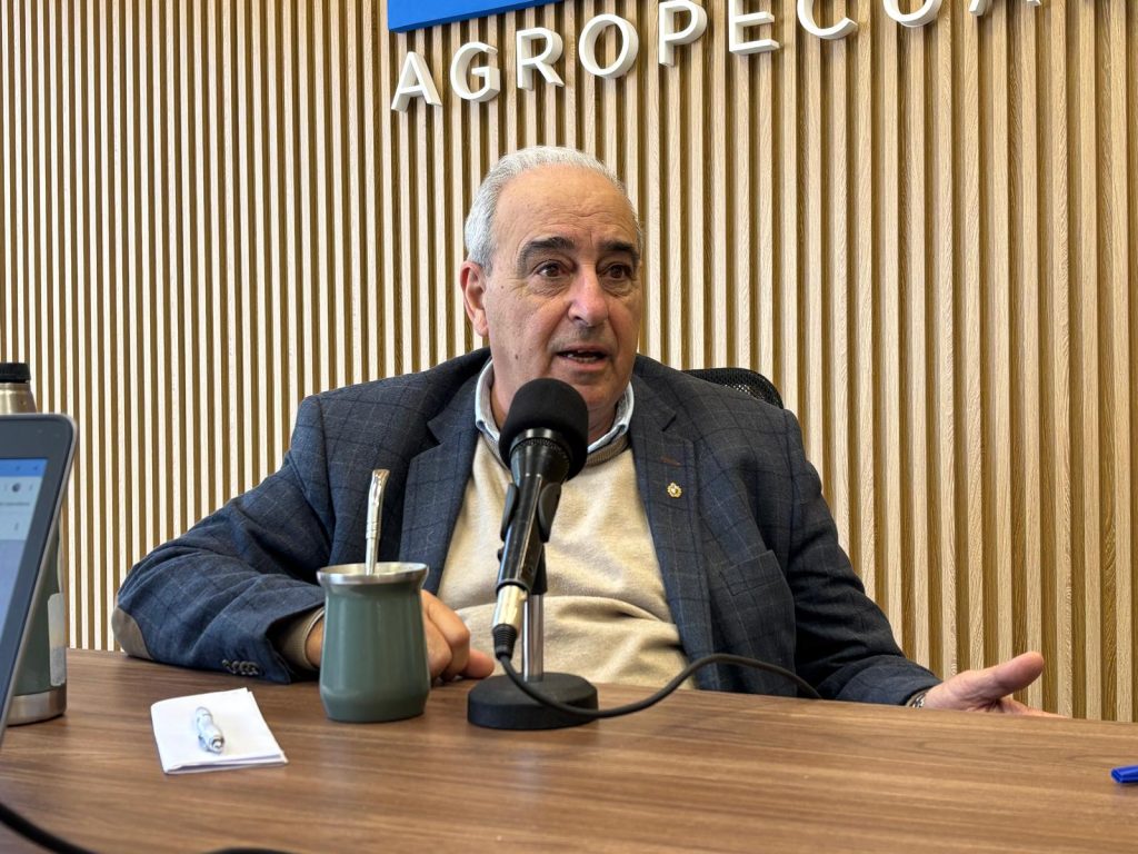 Ministro Fratti: “El control de la garrapata es un plan del gobierno y un tema central para el país”