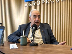 Ministro Fratti: “El control de la garrapata es un plan del gobierno y un tema central para el país”