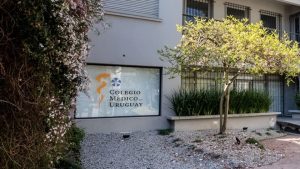 Familia Barrera presenta denuncia contra anestesista por cuarta vez en Colegio Médico