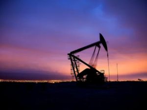 Baja el petróleo pero sigue la tensión en Medio Oriente