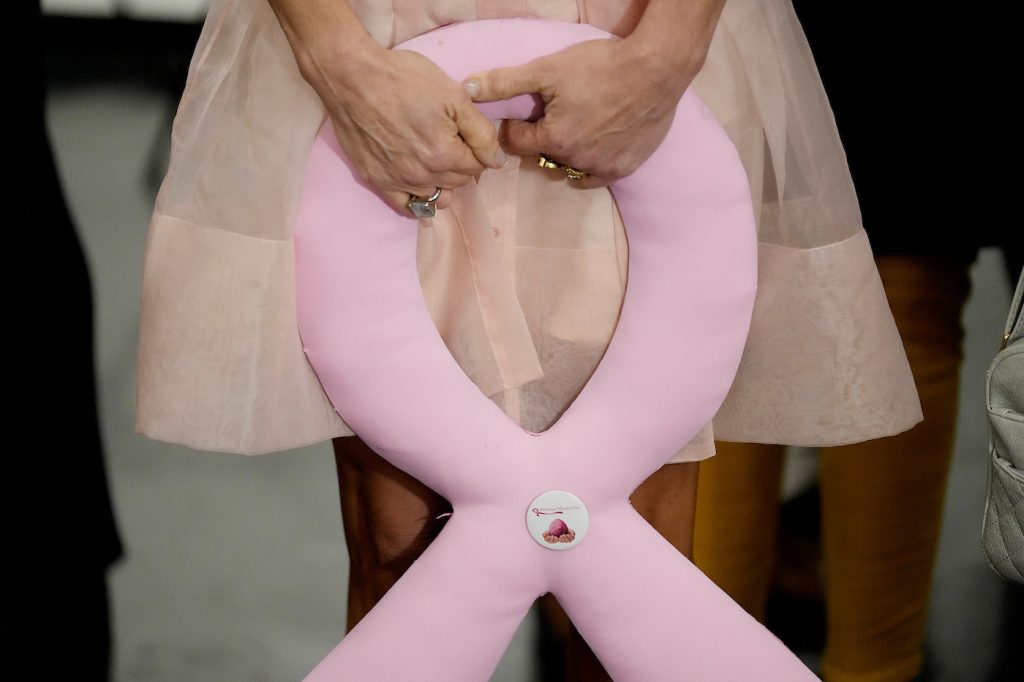 Uruguay registra unos cinco casos nuevos de cáncer de mama por día y preocupa el aumento en mujeres jóvenes