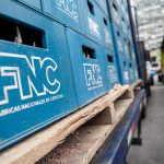 Fábrica Nacional de Cerveza avanza hacia un preacuerdo laboral: 28 trabajadores pasarían a Montevideo y se analiza reducir jornada a 40 horas